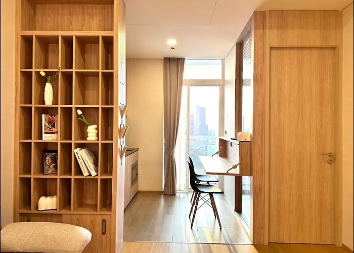 Zenith Ekkamai 1br King Size Sky View Bts Eakkamai Apartment *