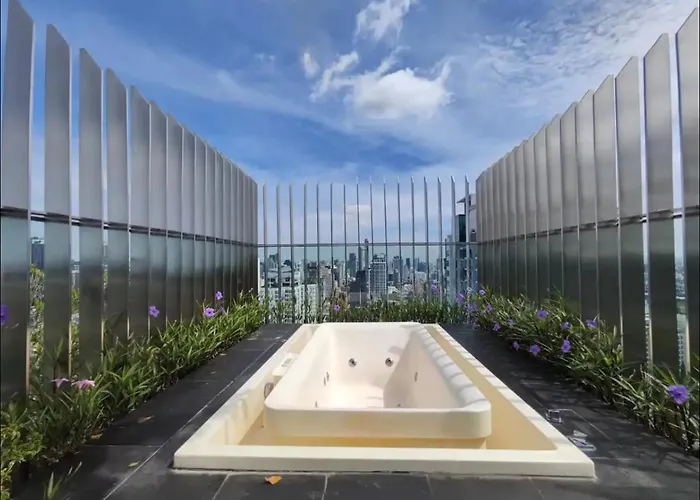 Apartment Zenith Ekkamai 1br King Size Sky View Bts Eakkamai Bangkok
